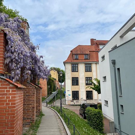 Ferienwohnung An Der Historischen Stadtmauer Rostock Luaran gambar