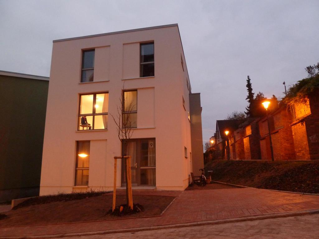 Ferienwohnung An Der Historischen Stadtmauer Rostock Bilik gambar