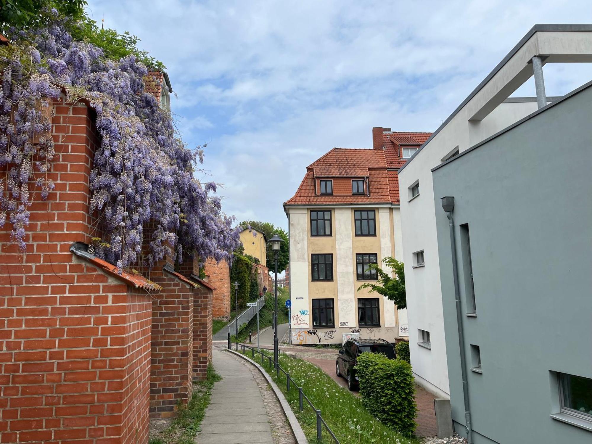 Ferienwohnung An Der Historischen Stadtmauer Rostock Luaran gambar